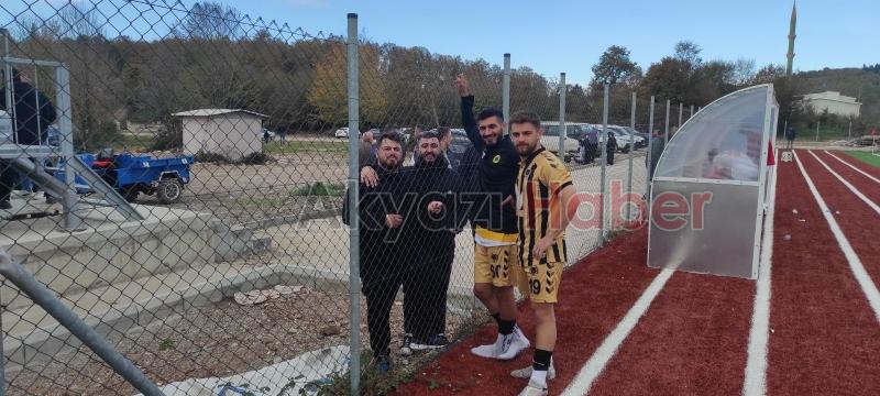 As Akyazıspor Yeşilyurt'u 8-0 mağlup etti