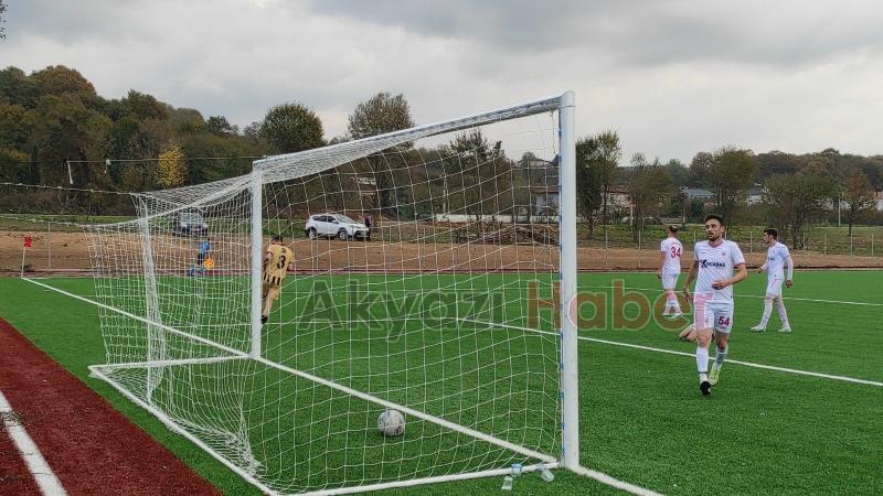 As Akyazıspor Yeşilyurt'u 8-0 mağlup etti