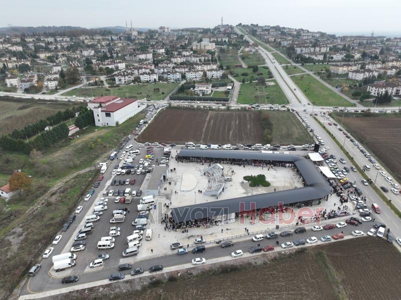 Camili-Karaman Pazar Yeri'nde Giyim ve Kumaş Pazarı açıldı