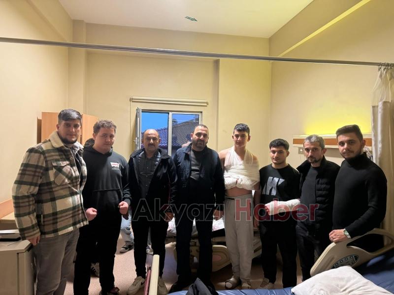 Akyazı Alperen Ocakları üyesi iki genç kazada yaralandı