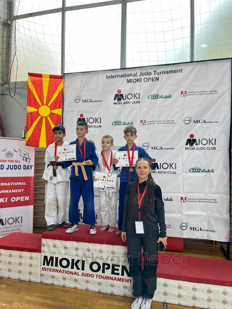 Helal Olsun Gençler Karapürçekli Sporcular Makedonya da Gururumuz Oldu