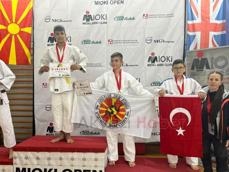 Helal Olsun Gençler Karapürçekli Sporcular Makedonya da Gururumuz Oldu