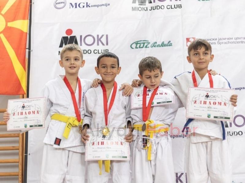 Helal Olsun Gençler Karapürçekli Sporcular Makedonya da Gururumuz Oldu