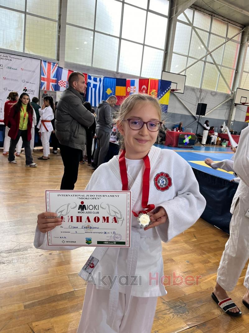 Helal Olsun Gençler Karapürçekli Sporcular Makedonya da Gururumuz Oldu