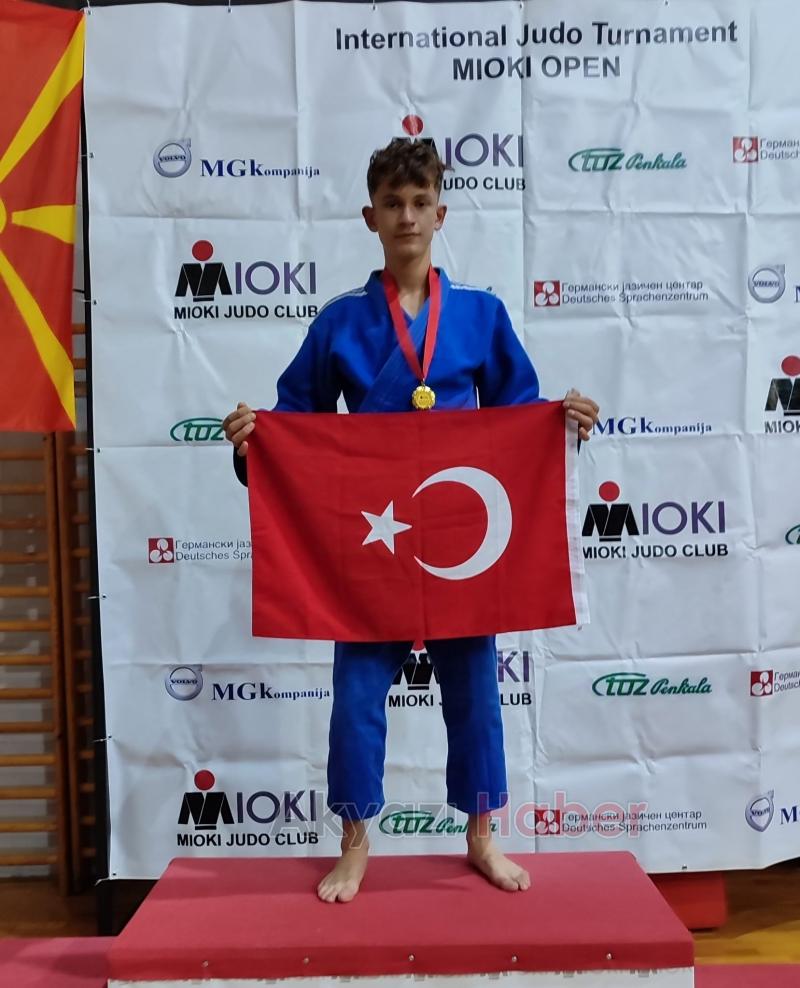 Helal Olsun Gençler Karapürçekli Sporcular Makedonya da Gururumuz Oldu
