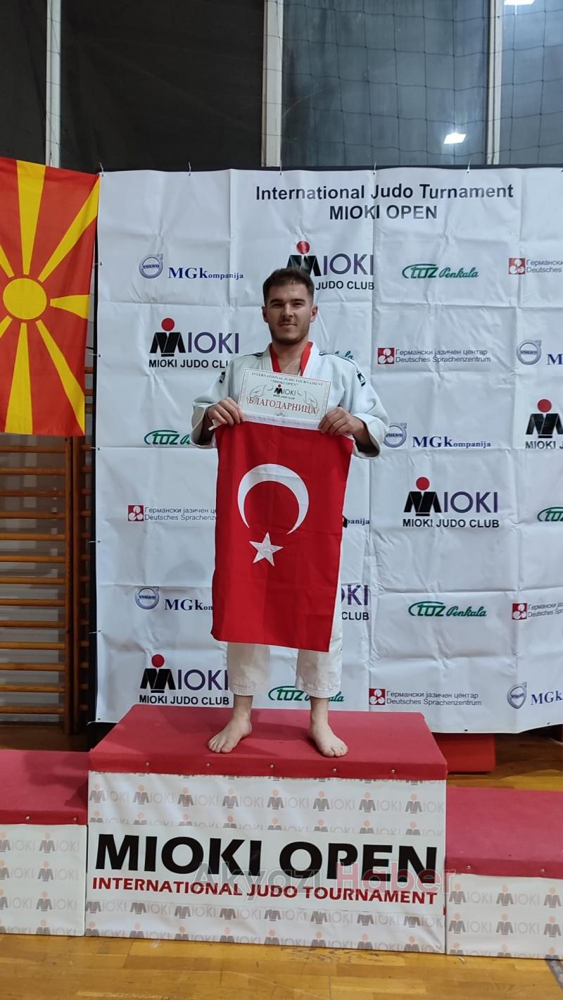 Helal Olsun Gençler Karapürçekli Sporcular Makedonya da Gururumuz Oldu