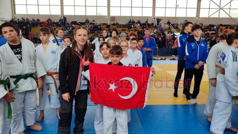 Helal Olsun Gençler Karapürçekli Sporcular Makedonya da Gururumuz Oldu