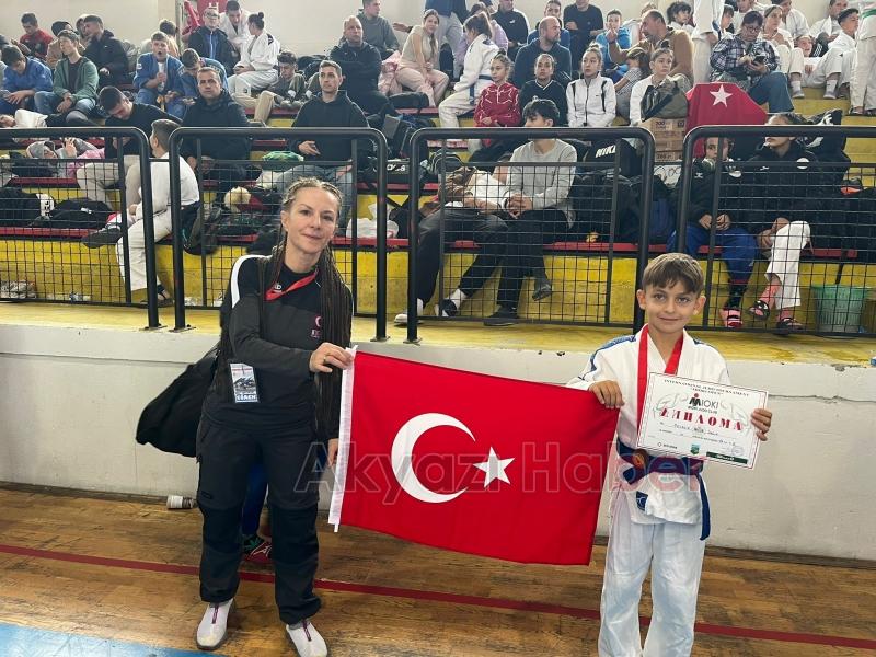 Helal Olsun Gençler Karapürçekli Sporcular Makedonya da Gururumuz Oldu