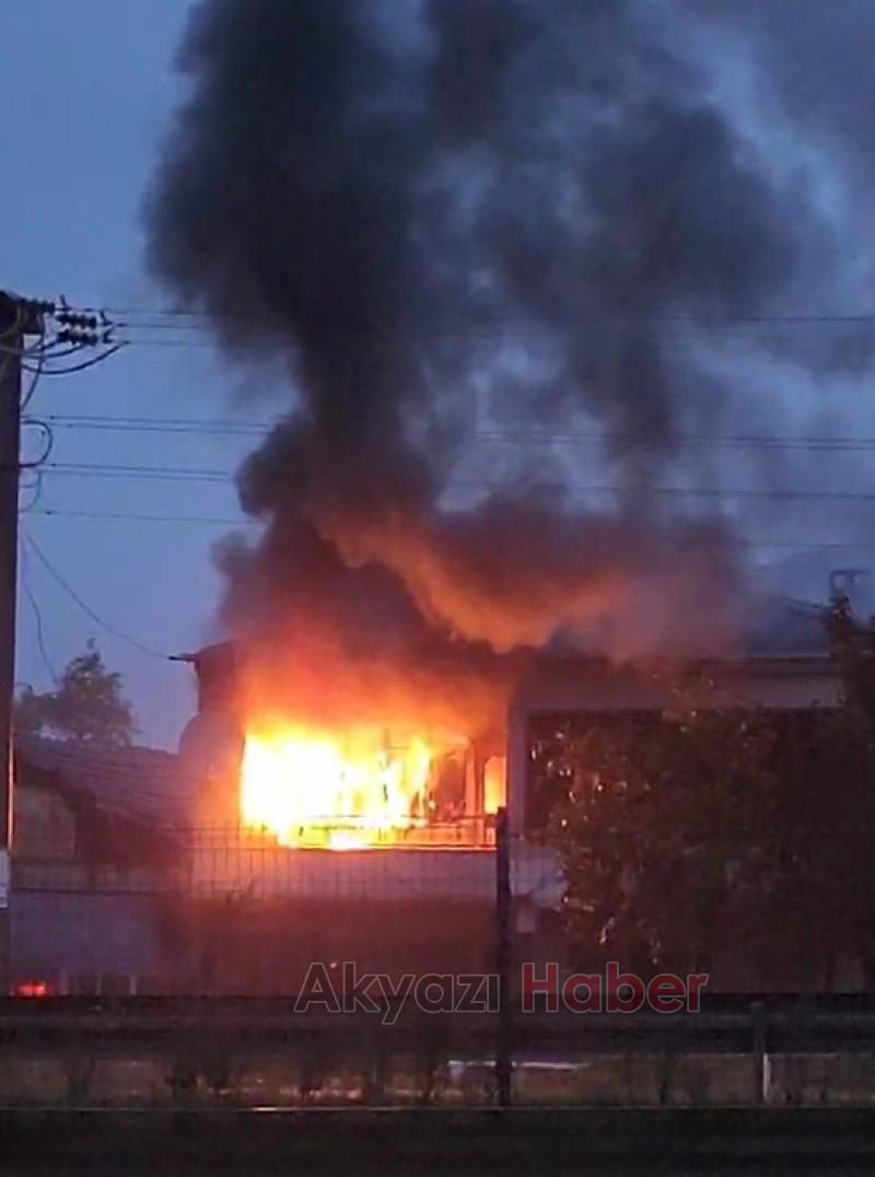 Sobadan çıkan yangın evi kül etti