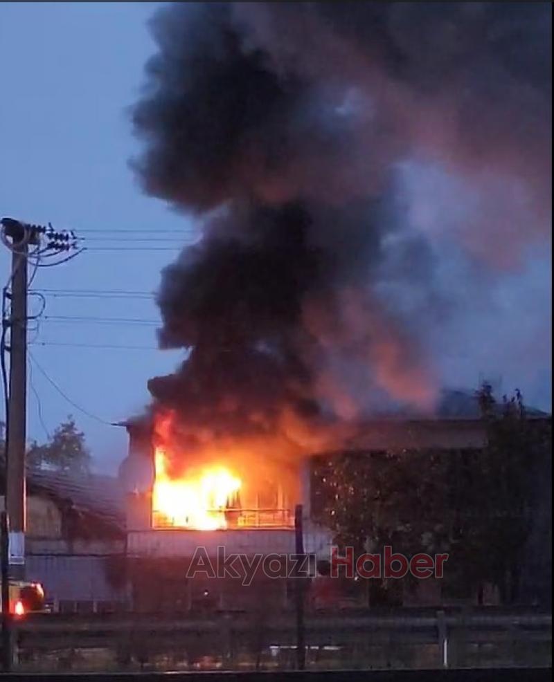 Sobadan çıkan yangın evi kül etti