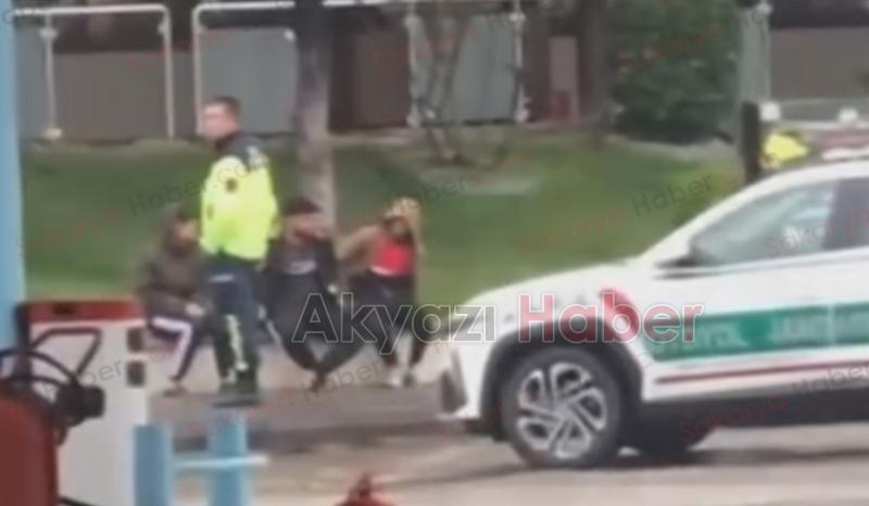 Otoyol jandarması kaçak göçmenleri yakaladı