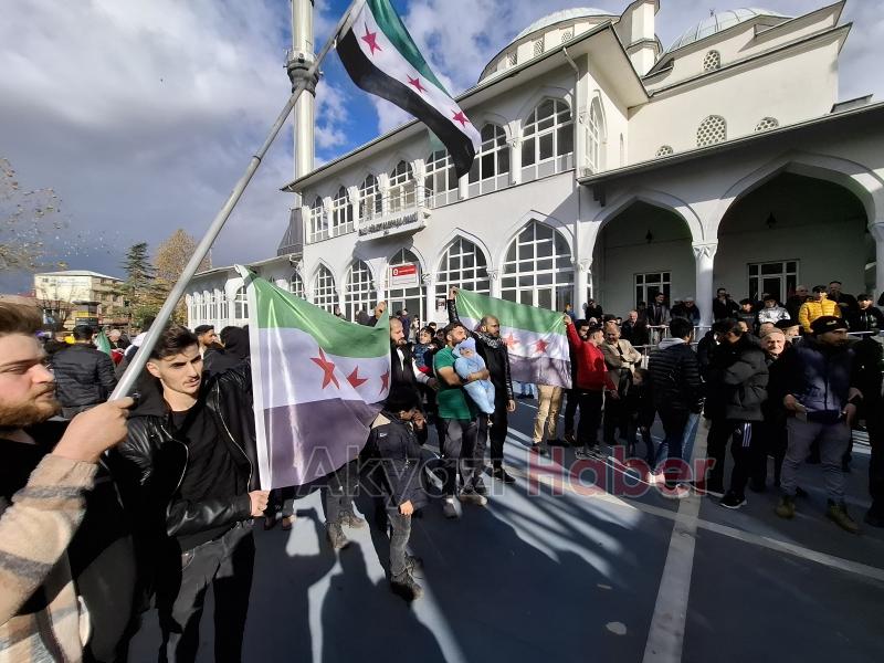 Akyazı daki Suriyeliler kutlama yaptı