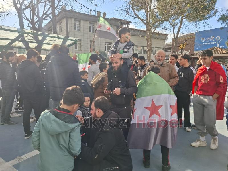 Akyazı daki Suriyeliler kutlama yaptı