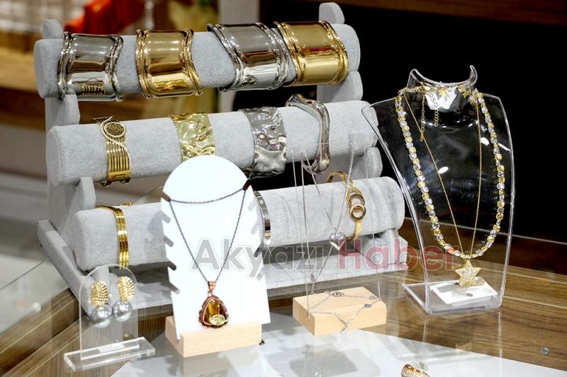 SO SHINE: Şıklığın ve Zarafetin Yeni Adresi Akyazı’da!