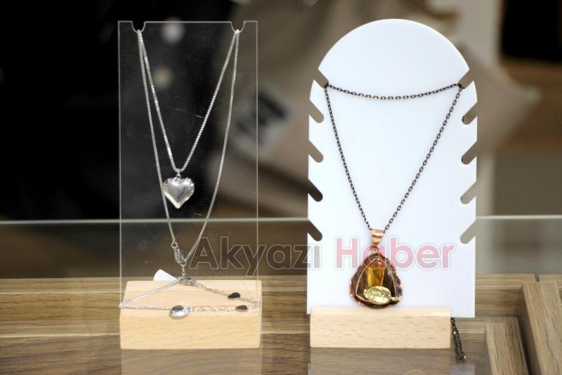 SO SHINE: Şıklığın ve Zarafetin Yeni Adresi Akyazı’da!