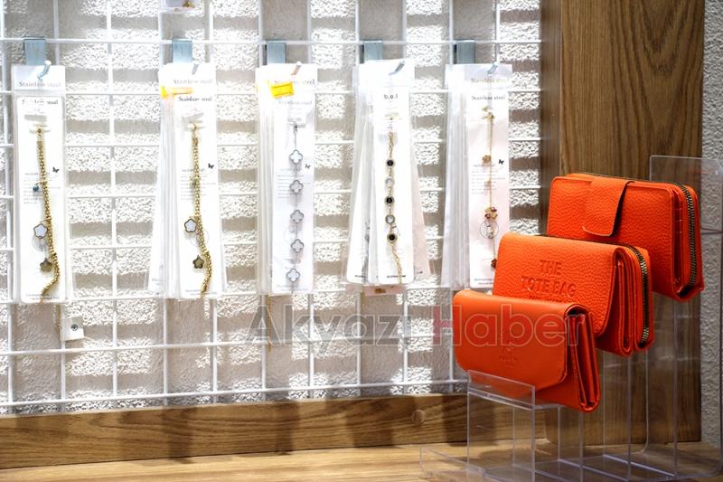 SO SHINE: Şıklığın ve Zarafetin Yeni Adresi Akyazı’da!