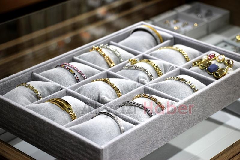 SO SHINE: Şıklığın ve Zarafetin Yeni Adresi Akyazı’da!