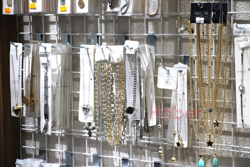 SO SHINE: Şıklığın ve Zarafetin Yeni Adresi Akyazı’da!