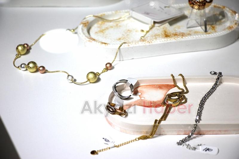 SO SHINE: Şıklığın ve Zarafetin Yeni Adresi Akyazı’da!