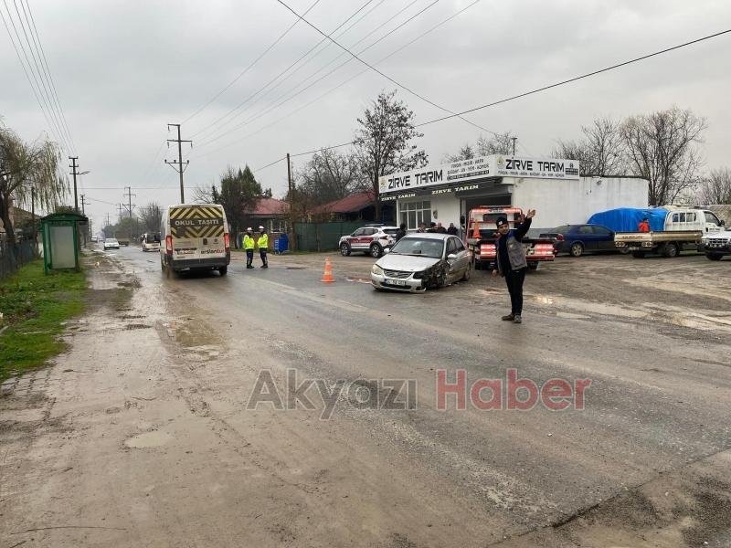 Ferizli'de kaza 3 yaralı