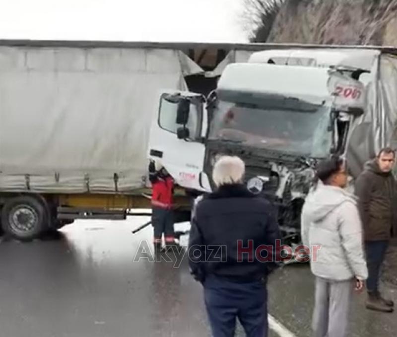 Trafiği kilitleyen kaza