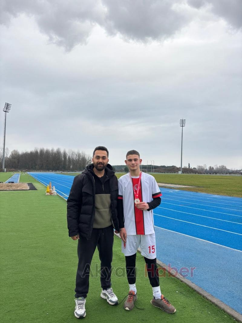 Akyazı Anadolu İmam Hatip Lisesi Kros Yarışması nda üçüncü oldu