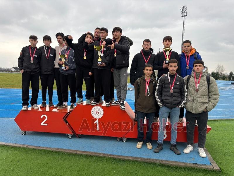 Akyazı Anadolu İmam Hatip Lisesi Kros Yarışması nda üçüncü oldu