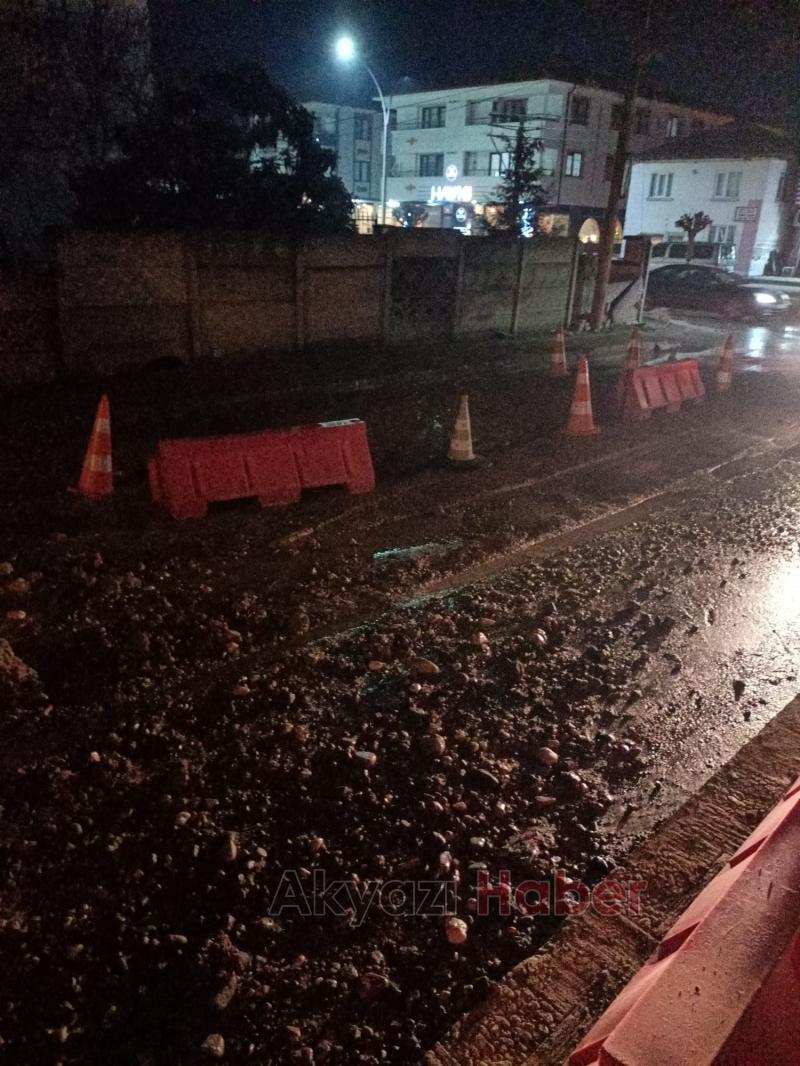 Akyazıda bir mahallede su kesintisi