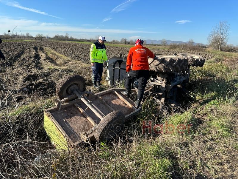 Traktör devrildi, rops demiri hayatını kurtardı