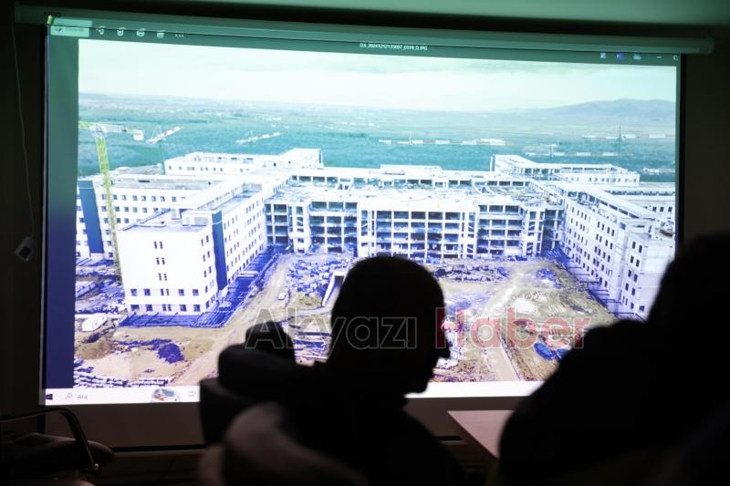 Sakarya Şehir Hastanesi inşaatında inceleme yaptılar