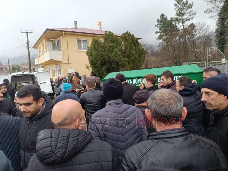 Yemek sırasında fenalaşmıştı genç adam toprağa verildi