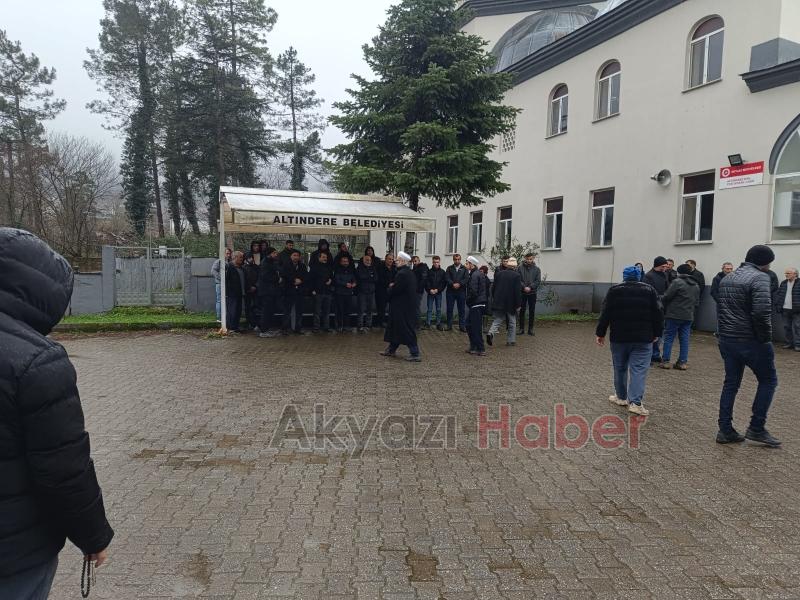 Yemek sırasında fenalaşmıştı genç adam toprağa verildi