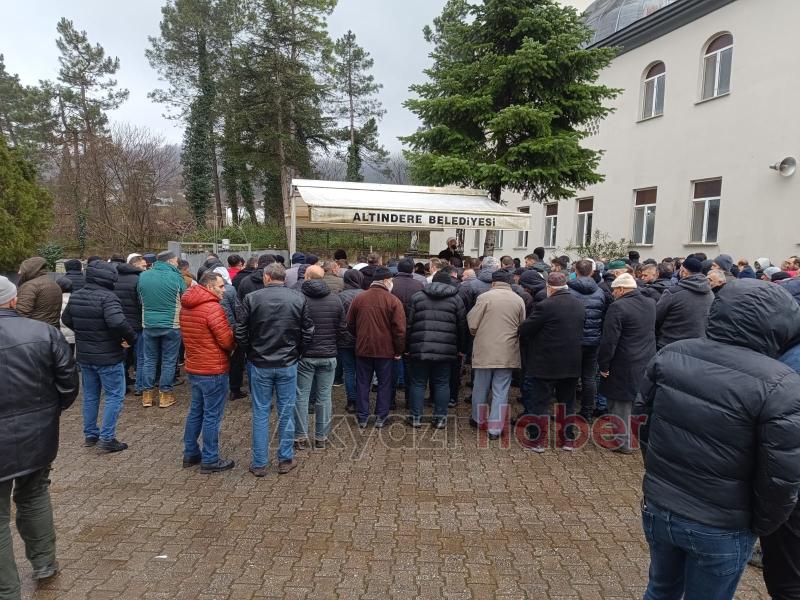 Yemek sırasında fenalaşmıştı genç adam toprağa verildi