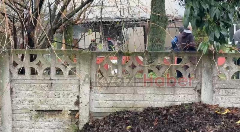 Yanan evden son anda çıkmışlar