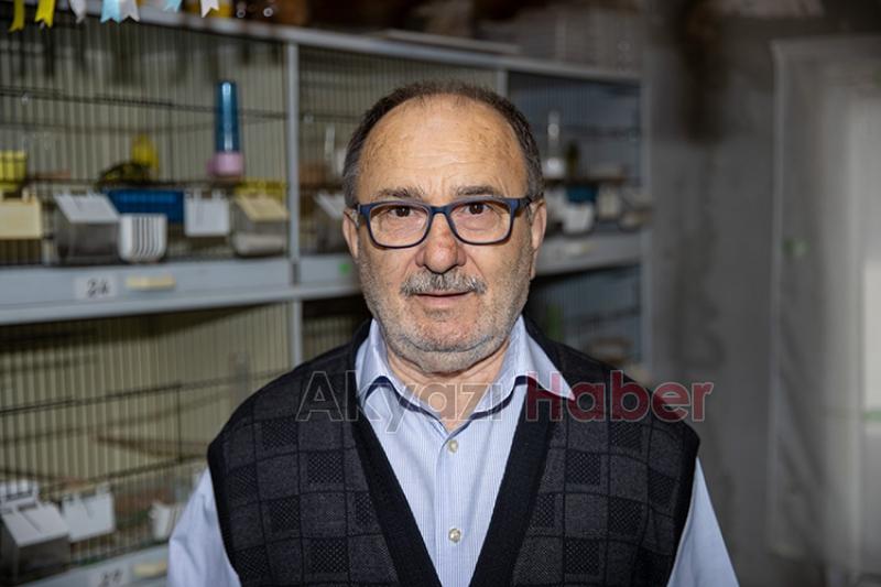 Baba ve oğlu şampiyon kanaryalar yetiştiriyor
