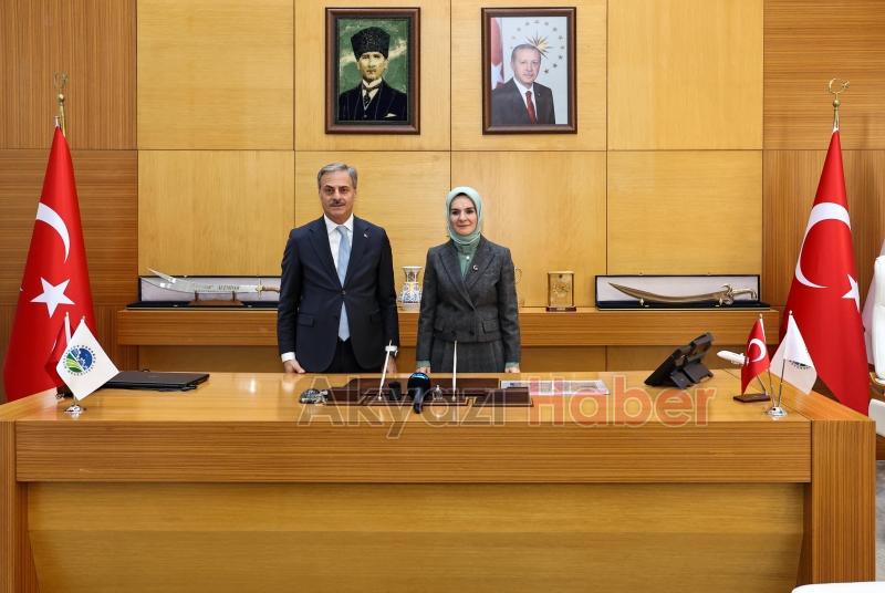 Bakan Göktaş Büyükşehir Belediyesini ziyaret etti