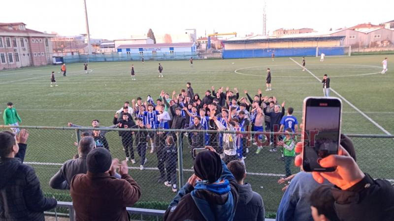 Final maçını kazanan AS Kuzulukspor'da büyük sevinç