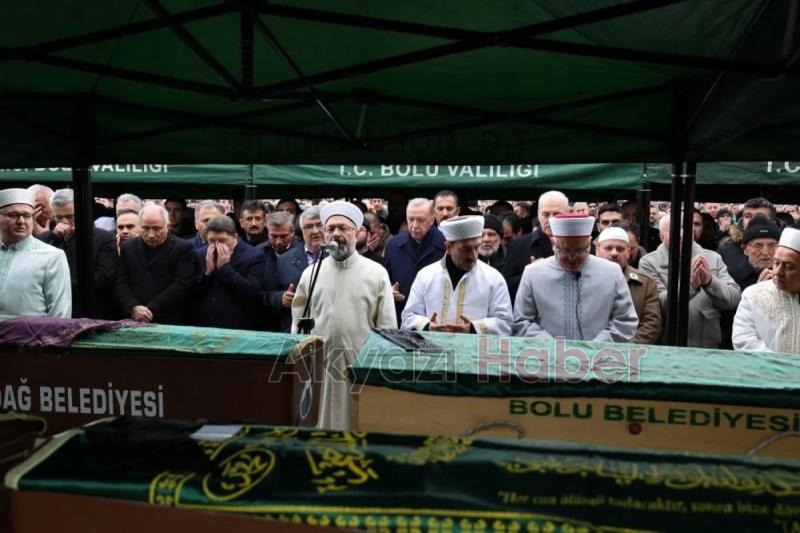 Bolu'da cenaze törenine katılan Cumhurbaşkanı Erdoğan gözyaşlarına boğuldu
