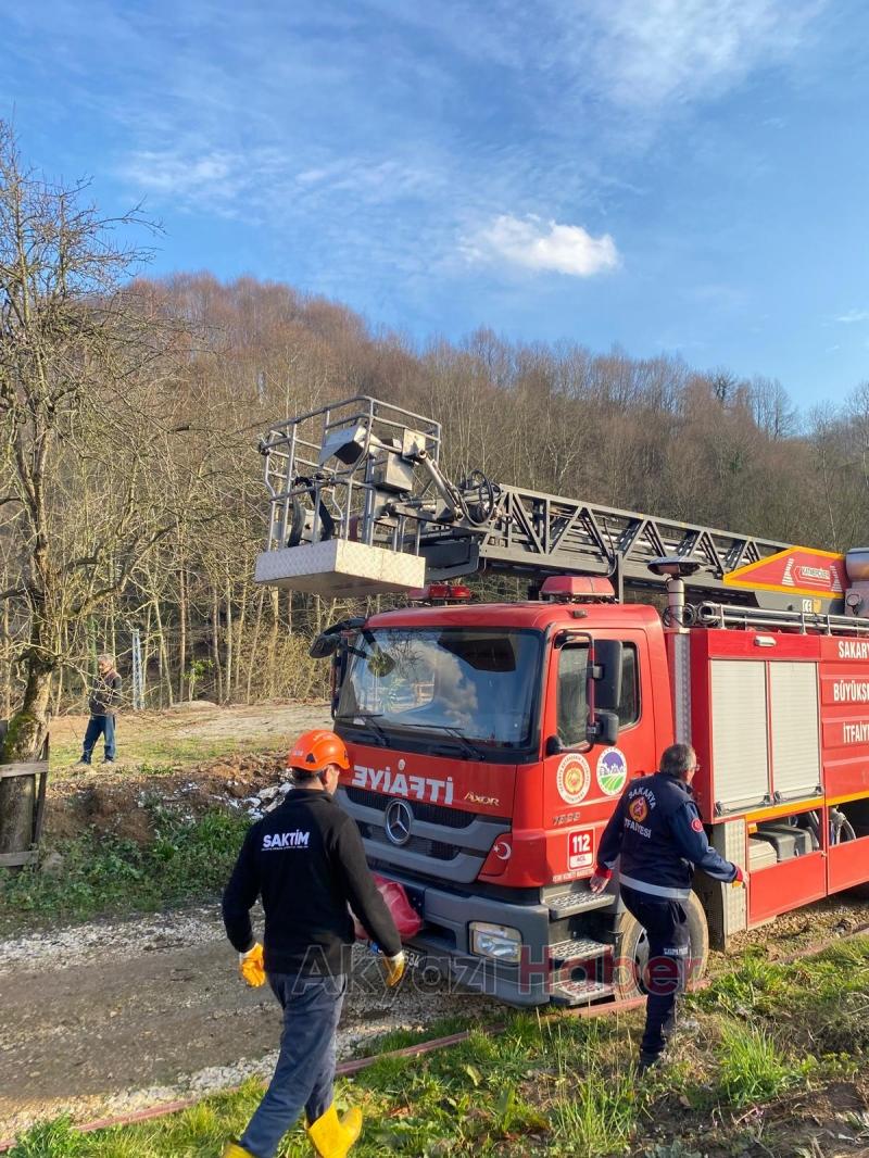 Şerefiye'de ahşap ev yandı