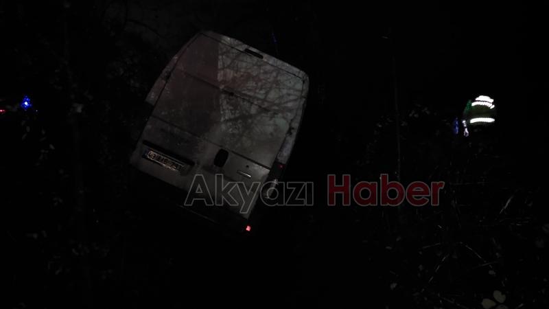 Panelvan minibüs kaza yaptı 2 yaralı