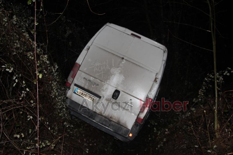 Panelvan minibüs kaza yaptı 2 yaralı