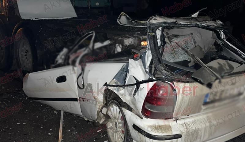 Tırın altına giren otomobilde feci şekilde öldü