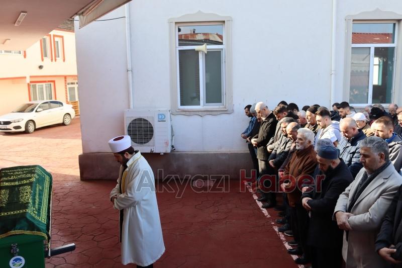 Tıkalı kanalı açmak isterken ölmüştü, toprağa verildi