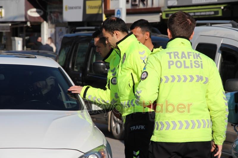 Akyazıda trafik denetimi