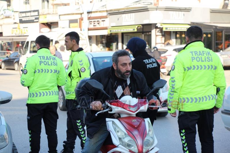 Akyazıda trafik denetimi