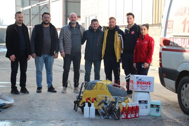 Akyazılı iş insanlarından anlamlı hediye