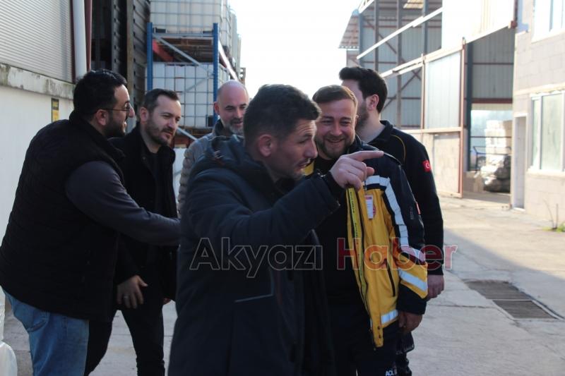 Akyazılı iş insanlarından anlamlı hediye