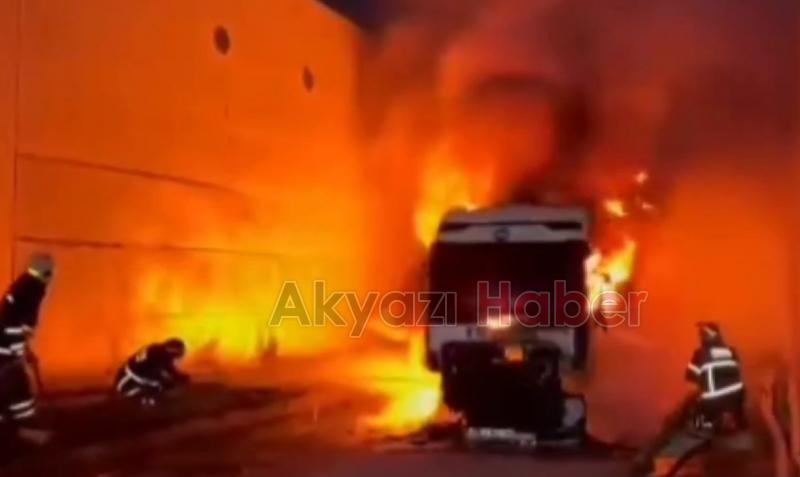 Tır alev topuna döndü