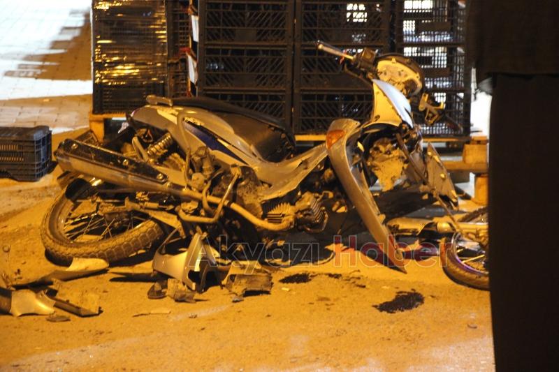 Şehit Furkan Çelik Caddesi nde kaza 3 yaralı