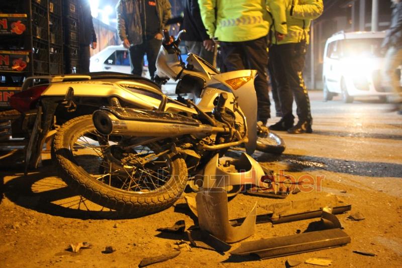 Şehit Furkan Çelik Caddesi nde kaza 3 yaralı